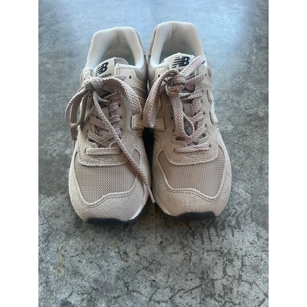 New Balance 574 Core Tan Nimbus Cloud Sneakers WL574EVW Women's 6.5 LIKE NEW - Picture 3 of 9